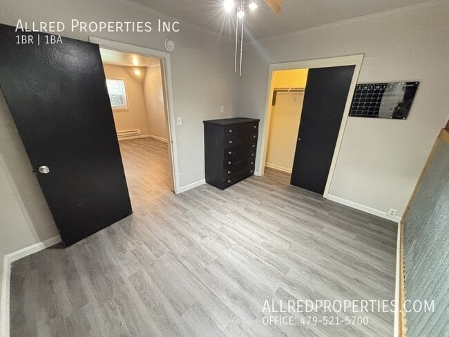 Building Photo - 621 N Leverett