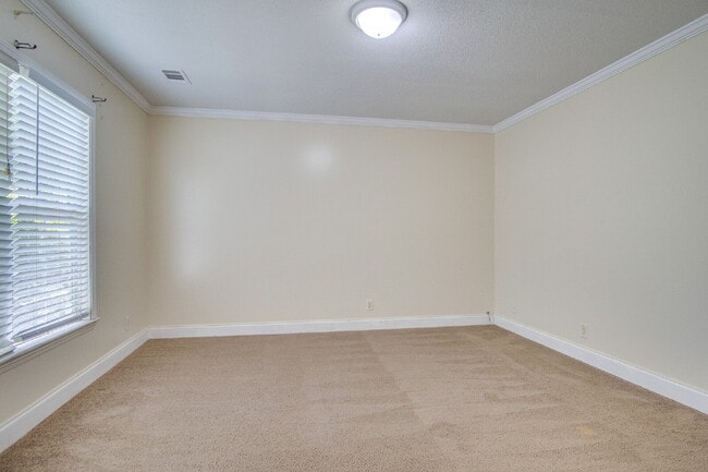 Building Photo - Don’t Miss This West Pensacola Rental — Open Floor Plan, Large Primary Suite, Outdoor Deck & Minu...