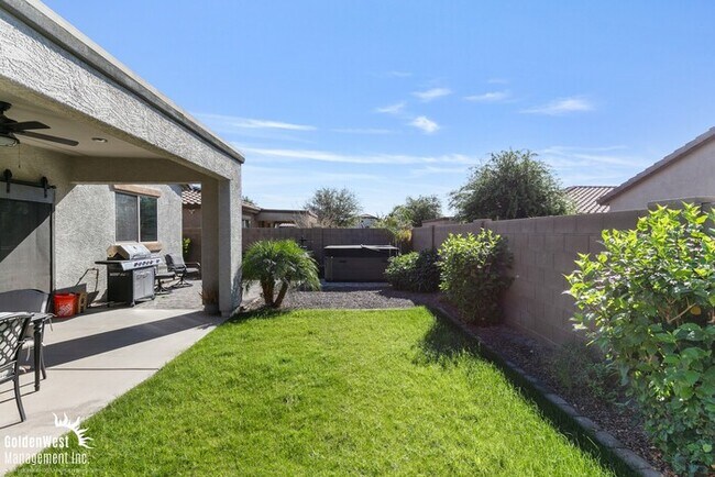 Building Photo - Beautiful 3Bdm 3Ba Home with Den in Waddell Near the 303!