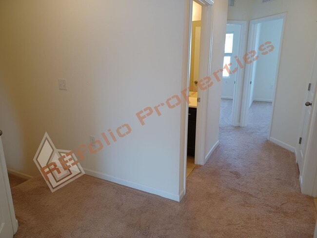 Building Photo - 1056 Historic Cir
