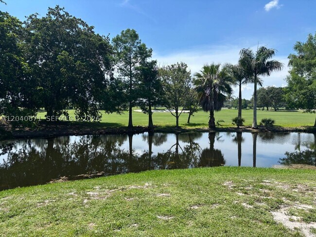 Building Photo - 13060 Vista Isles Dr