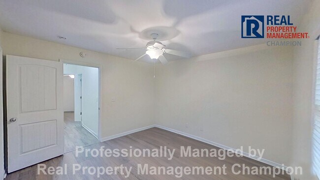 Building Photo - 3 BD/2 BA Home w/Split Bedrooms, Bonus Room, Fenced Yard & Attached Garage