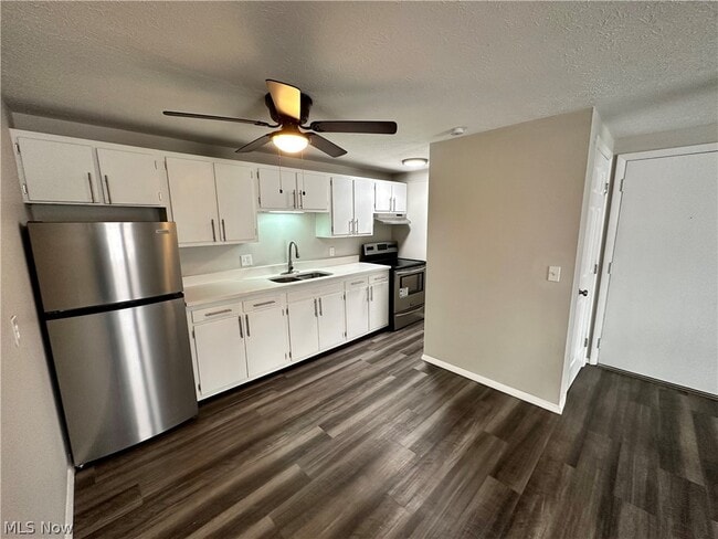 Building Photo - 660 S Shore Ct
