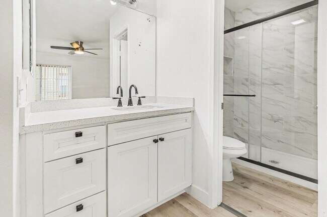 Building Photo - 1447 Manzana Way