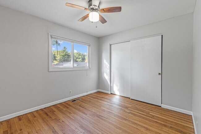 Building Photo - 3280 Brookshire Dr