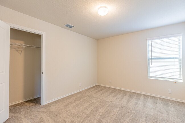 Building Photo - 6806 Prue Rd