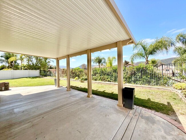 Building Photo - Spacious Rancho Highlands Home | 3 Bed + Den + Bonus Room & 3-Car Garage