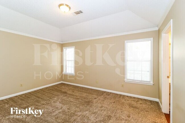 Building Photo - 8930 Lake Springs Cove