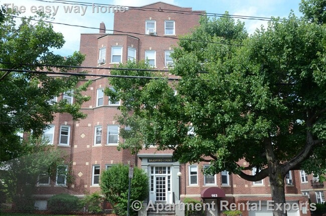 Building Photo - 163 Summer St