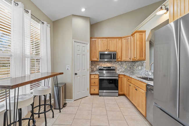 Building Photo - 10715 Sycamore Ridge Ln