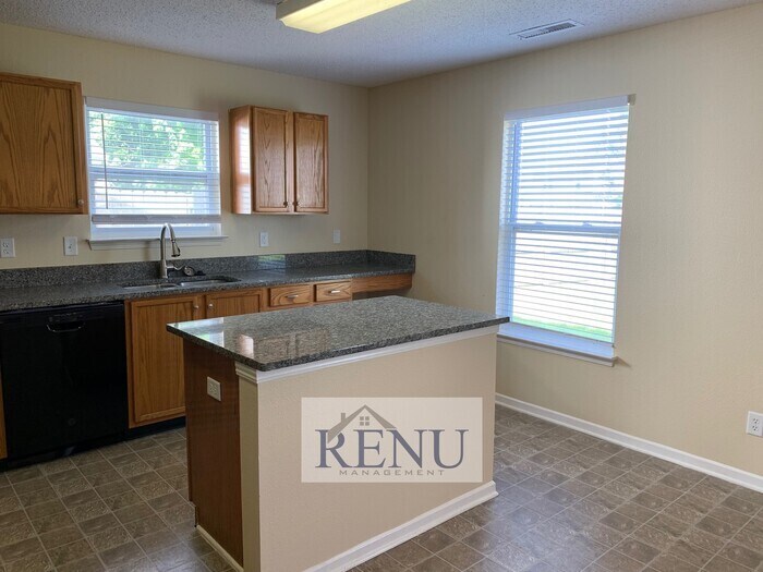 Building Photo - 6728 W Littleton Dr