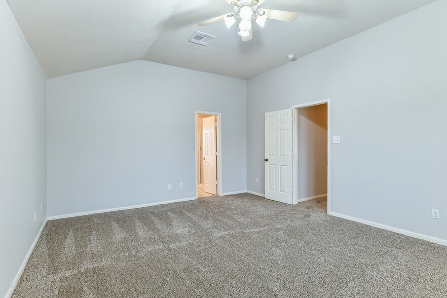 Building Photo - 25222 Barmby Dr