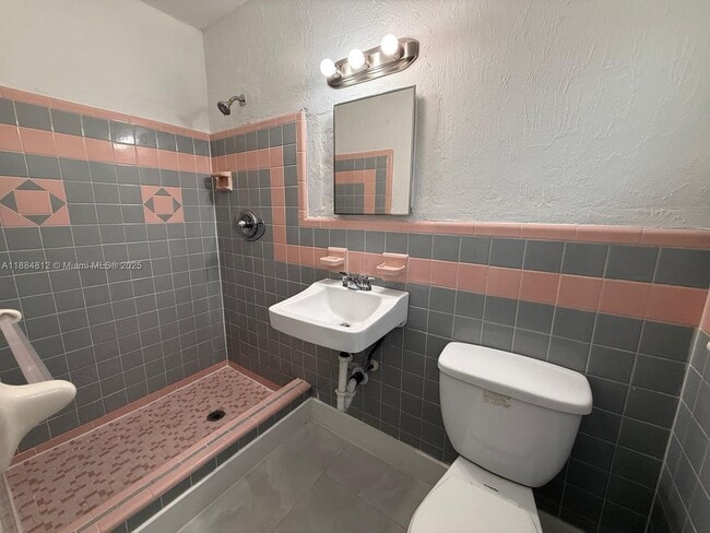 Building Photo - 3440 NW 4th St