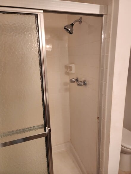 Building Photo - 1100 Ponce de Leon Cir