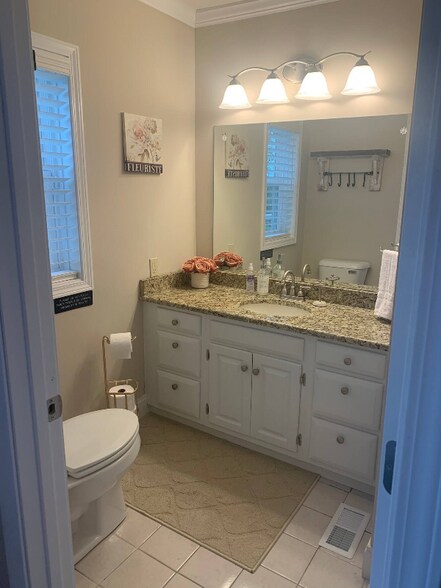 Building Photo - 539 Panorama Dr