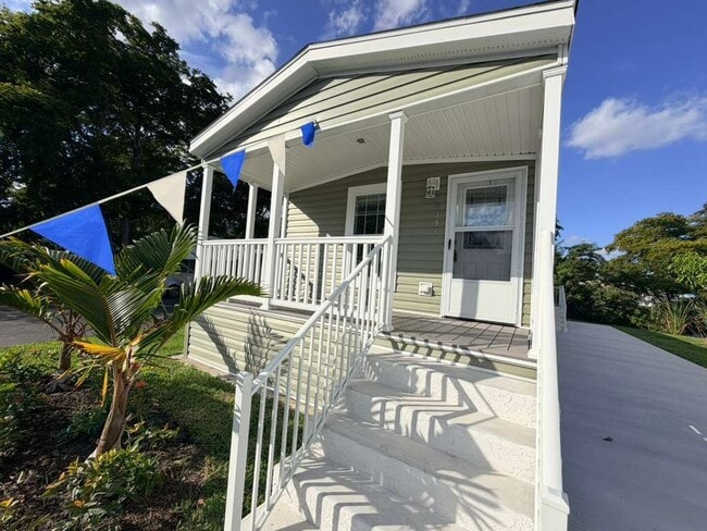 Building Photo - 5391 SW 35th Ct