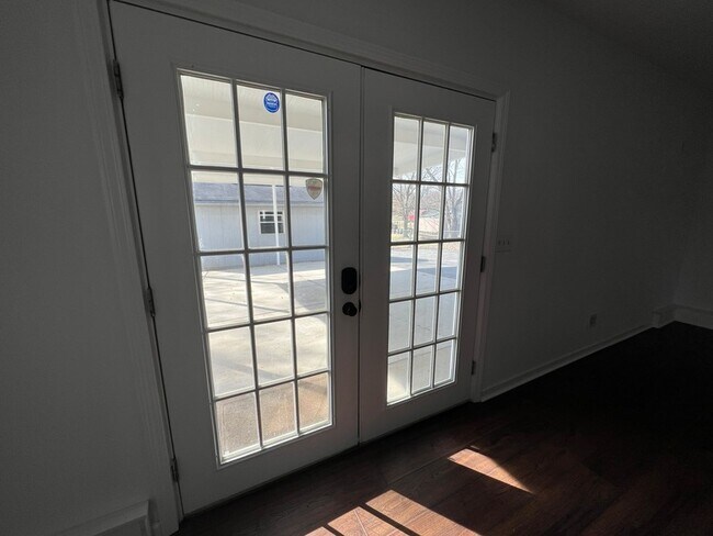 Building Photo - 2654 Crosspark Dr