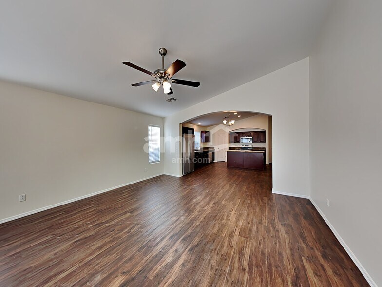 Building Photo - 3405 S 91st Dr