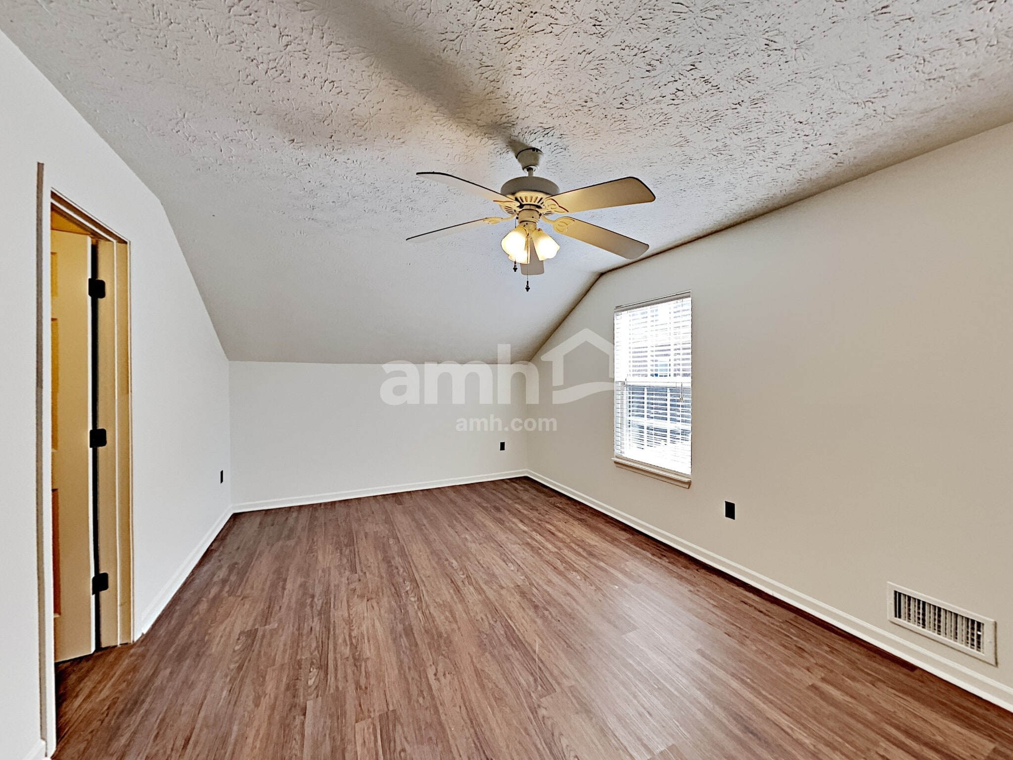 Building Photo - 126 Walton Village Dr