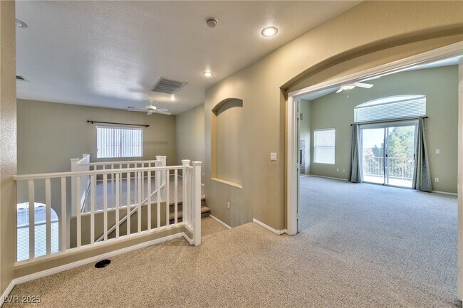Building Photo - 10737 Hunter Mountain Ave