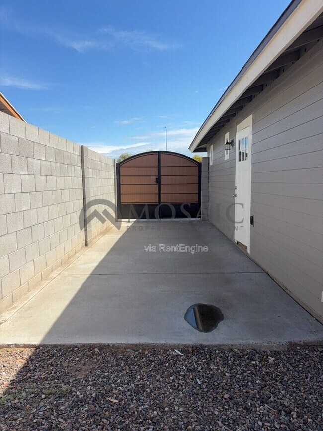 Building Photo - 270 S Dobson Rd