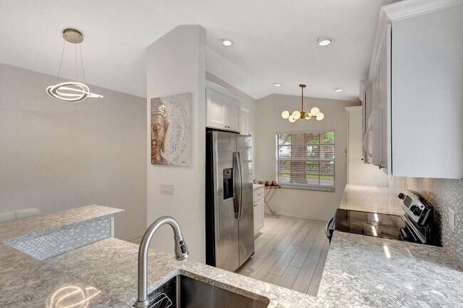 Building Photo - 15 Admirals Ct