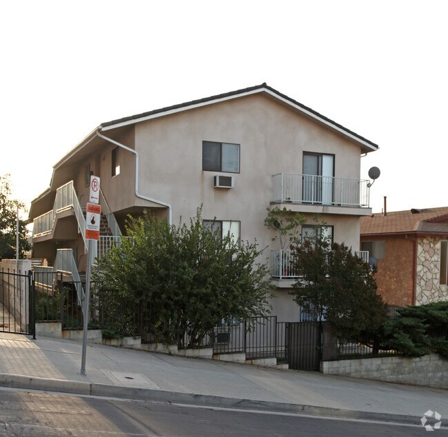 Building Photo - White Knoll 980