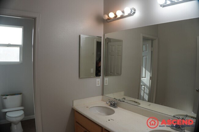 Building Photo - 9901 Riata Ln