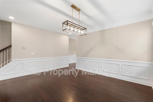 Building Photo - 541 Daventry Ct