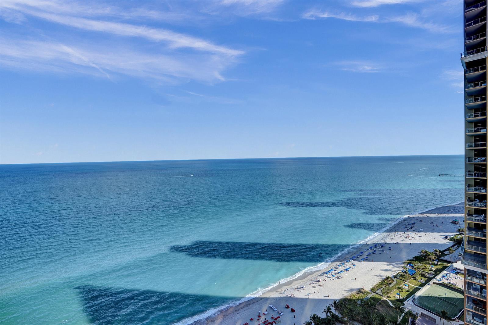 Building Photo - 17875 Collins Ave