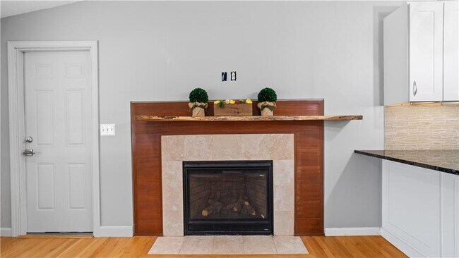 Building Photo - 40 Sachem Rd