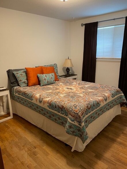 Building Photo - 455 S Morain St