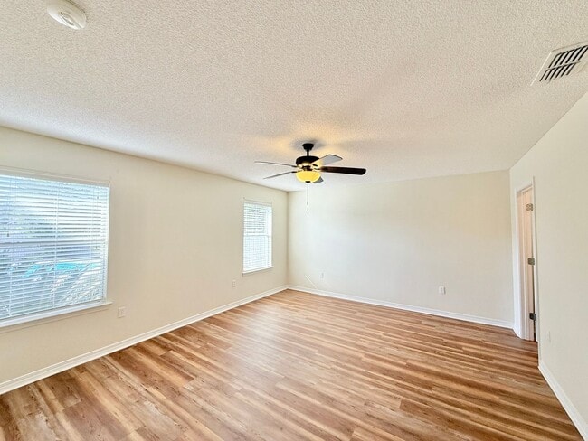 Building Photo - Beautiful 3-Bedroom Pool Home - Close To NAS