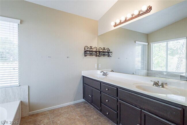 Building Photo - 8791 Arawana Pl