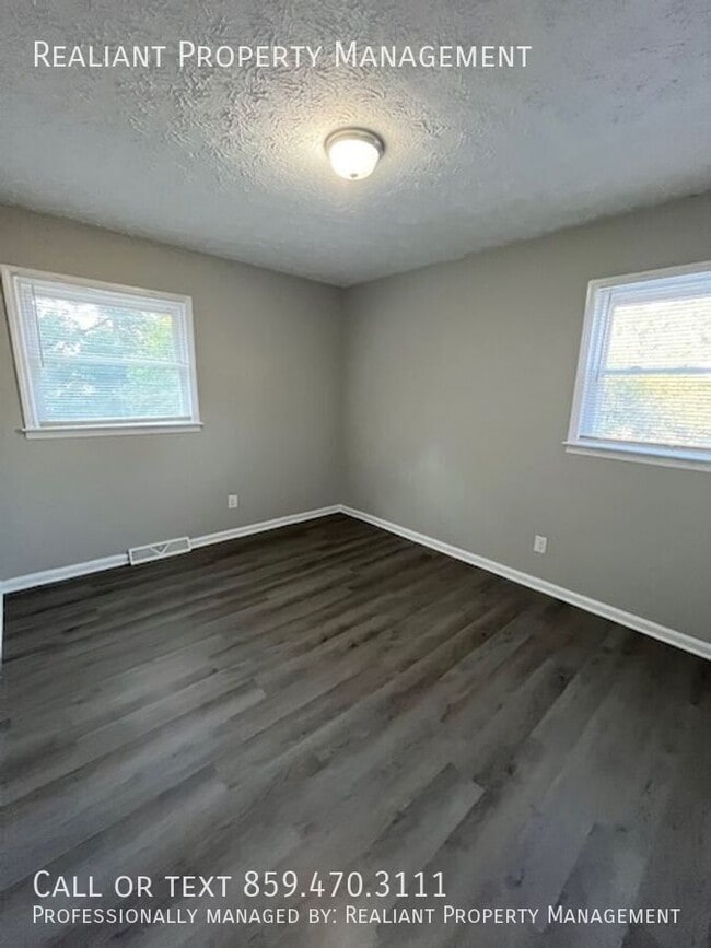 Building Photo - 1686 Hill View Pl
