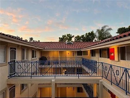 Building Photo - 1110 W 10th St