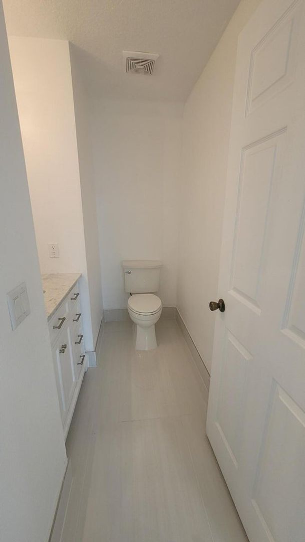 Building Photo - 2345 Spanish Wells