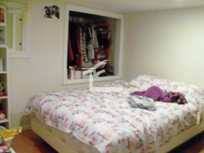 Building Photo - 2 Bedroom Apt - Fenway - 9/1 NO FEE