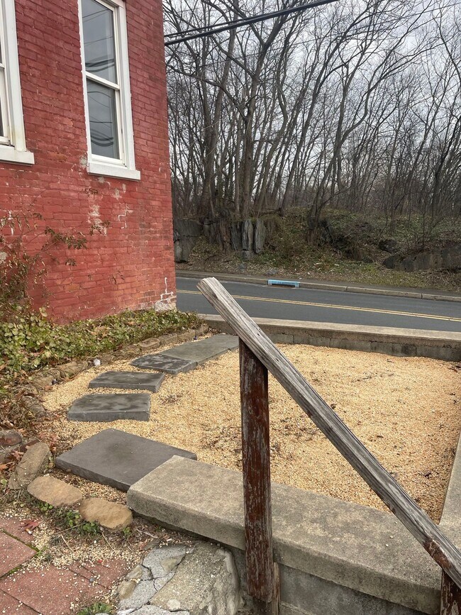 Building Photo - 855 Lancaster Ave