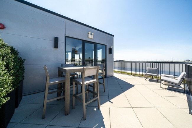 Building Photo - 338 Newark Ave