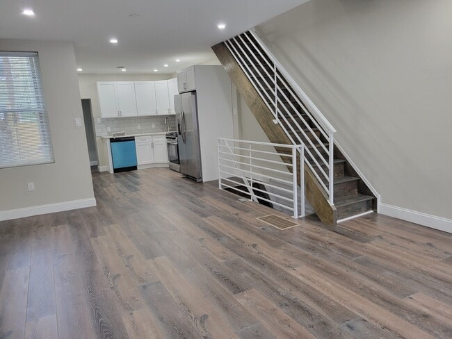 Building Photo - 1514 S 27th St