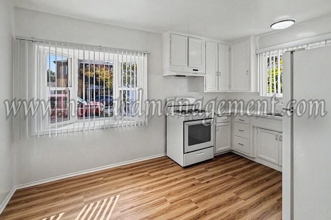 Building Photo - 5551 Kinston Ave