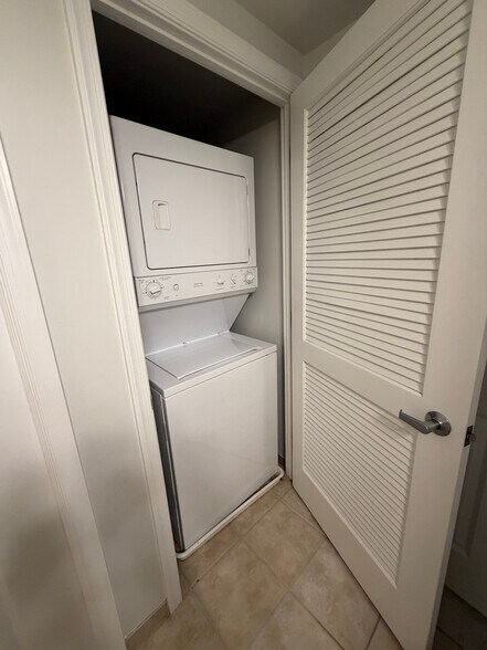 Laundry - 11760 Sunrise Valley Dr