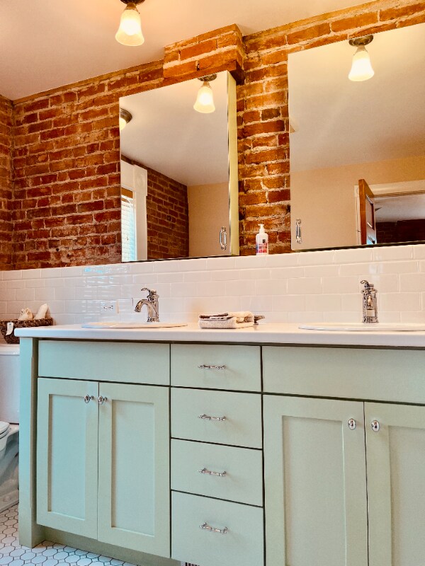 Building Photo - 214 S 2nd St