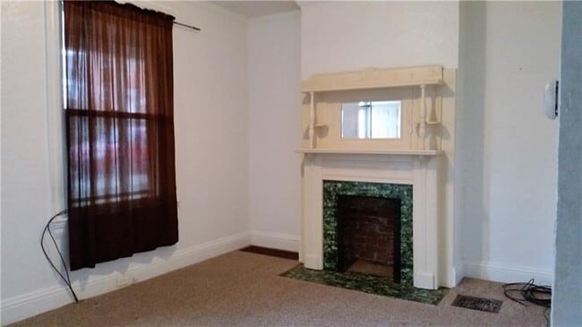 Building Photo - 22 W Katherine Ave