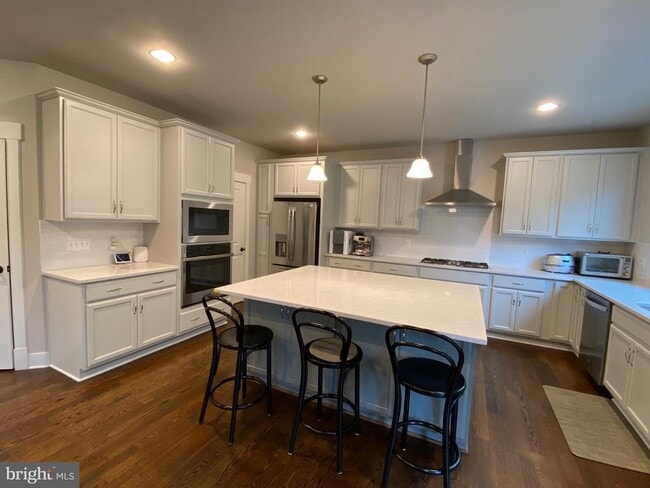 Building Photo - 2233 N Underwood St