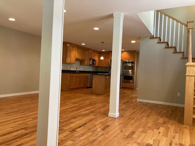 Building Photo - 3BR/3BA with FP, fenced front yard, lots of beautiful upgrades!