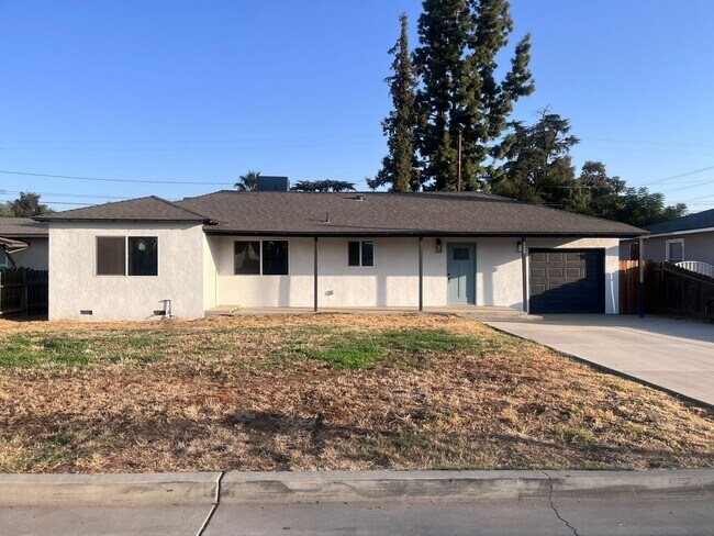 Building Photo - 128 W Sandra Ave