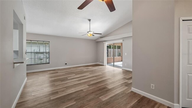 Building Photo - 2127 Donegan Pl