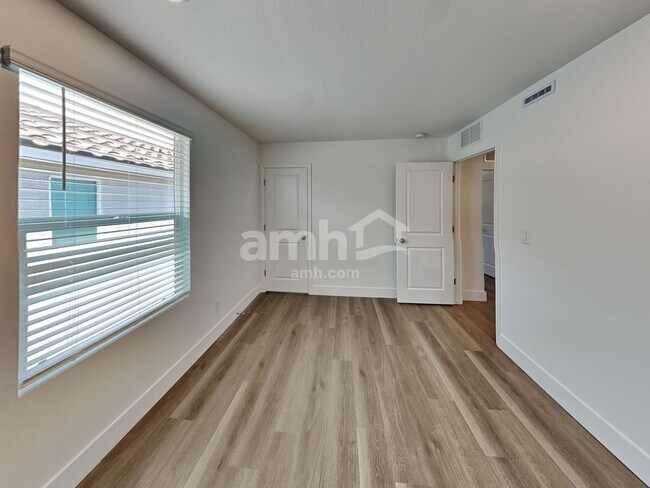 Building Photo - 11159 Magallanes St